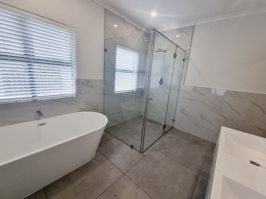 5 Bedroom Property for Sale in Sandown Western Cape